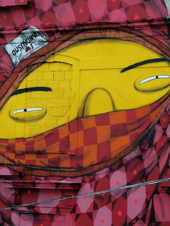 Blu et Os Gemeos font une peinture murale géante à Lisbonne 6