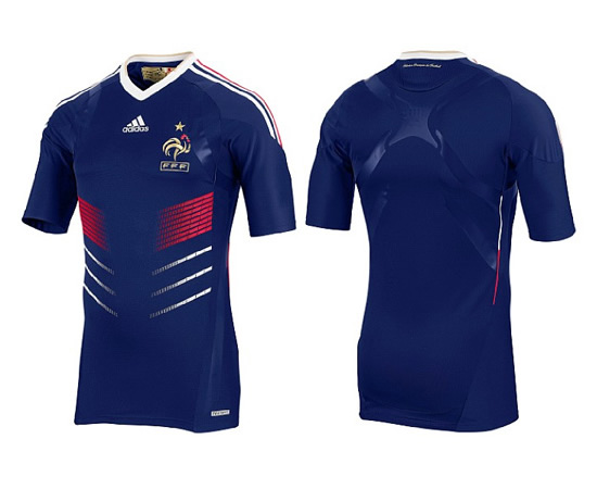 Le nouveau maillot de l’Equipe de France de football en détail 1