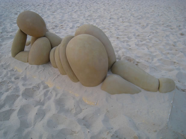 10 sculptures de sable sexy 5
