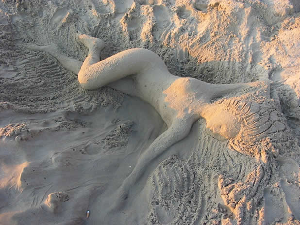 10 sculptures de sable sexy 1