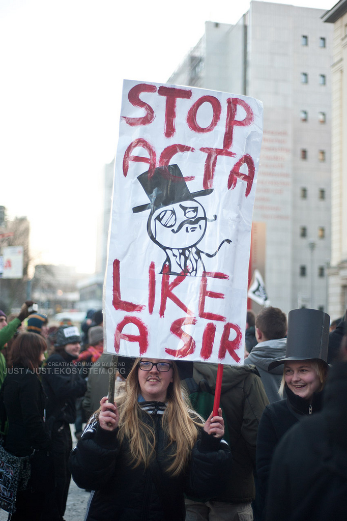 25 panneaux de protestations fun contre ACTA 25