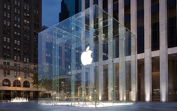 applestore-5thav-1