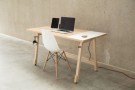 Concept : Un bureau en bois presque parfait