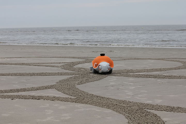 robot-dessin-sable-beachbot-2