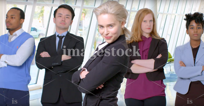 [Fun] Emilia Clarke de Game of Thrones dans des Photos Stock 3