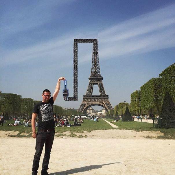 Une photo devient virale et un meme pour toucher la tour Eiffel 16