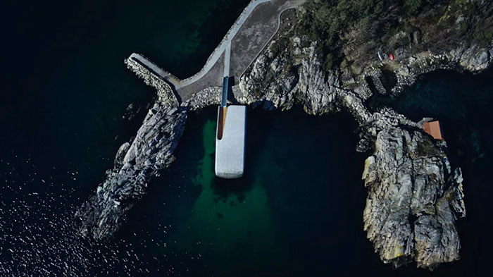 Un restaurant Design atypique et sous l'eau en Norvège 3