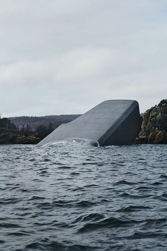 Un restaurant Design atypique et sous l'eau en Norvège 4