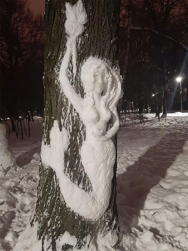 12+ belles sculptures en neige sur des arbres 11