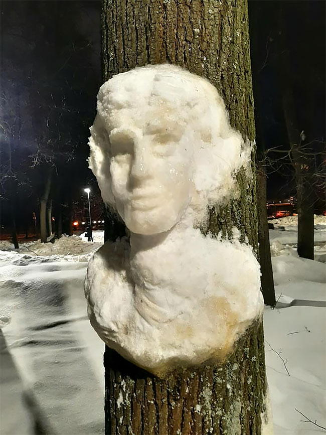 12+ belles sculptures en neige sur des arbres 6