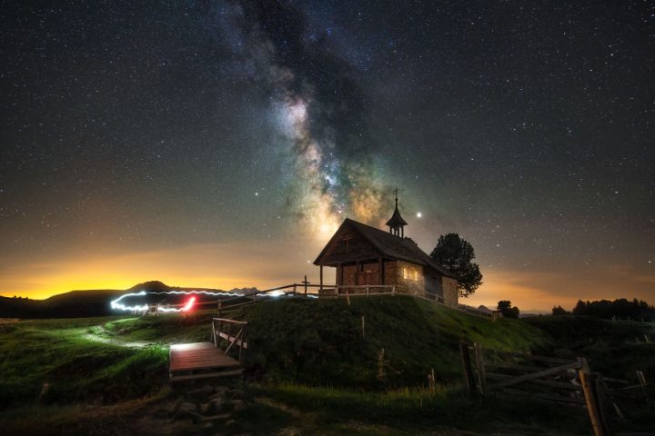 Un photographe capture la beauté du ciel de jour et de nuit 11