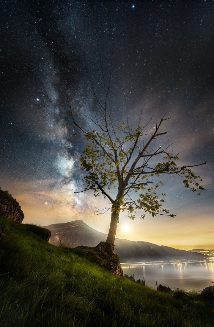 Un photographe capture la beauté du ciel de jour et de nuit 17
