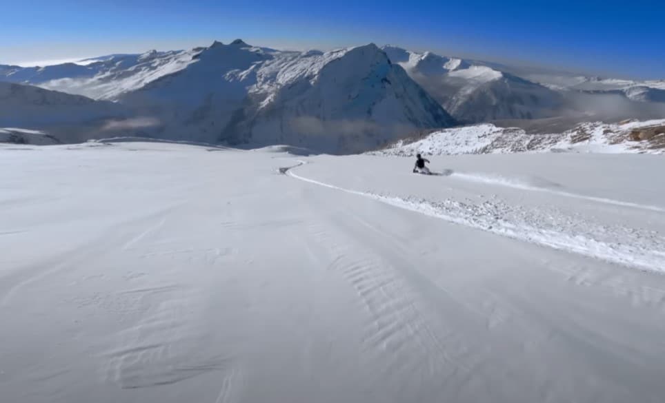 Snowboarding POV 4K magnifique